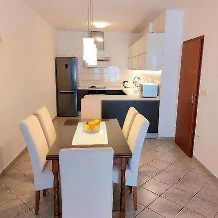 Apartment With Private Pool 